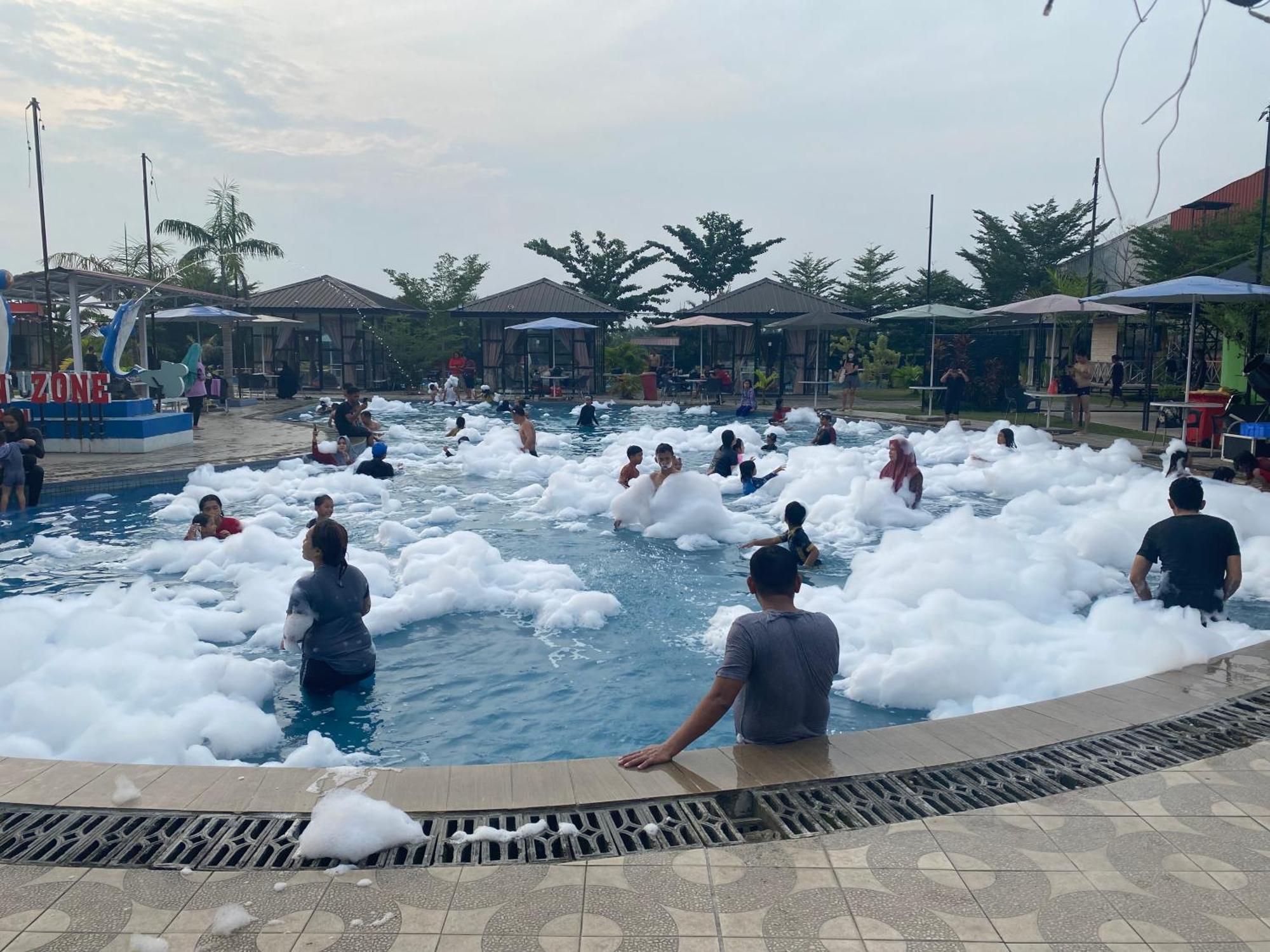 Dna Fun Zone 北干巴鲁 外观 照片